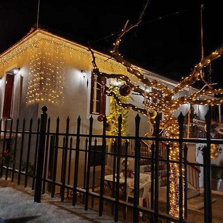 Rooms In Yard Corinth Екстериор снимка