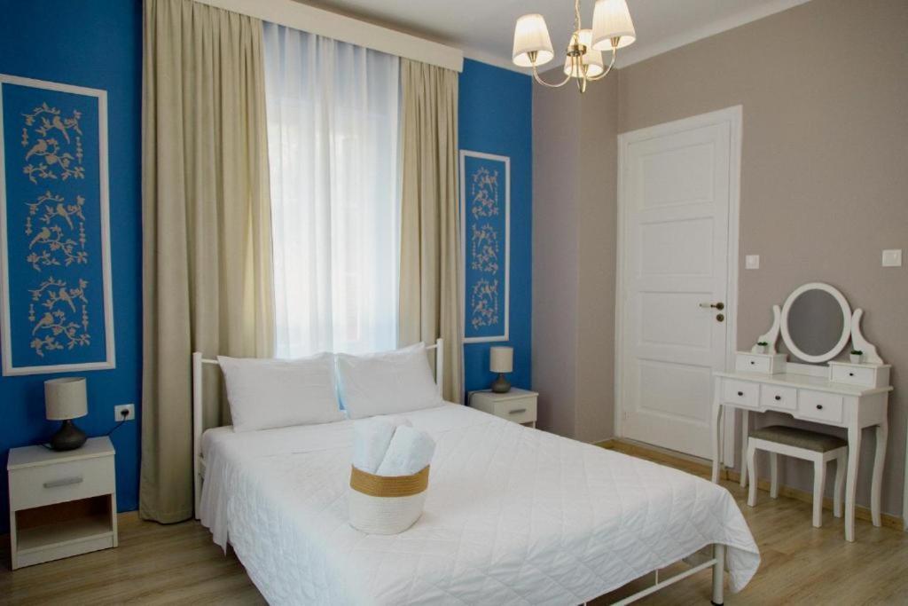 Rooms In Yard Corinth Екстериор снимка